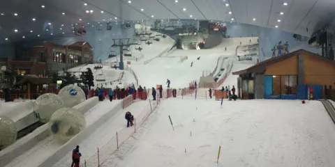 Indoor ski piste
