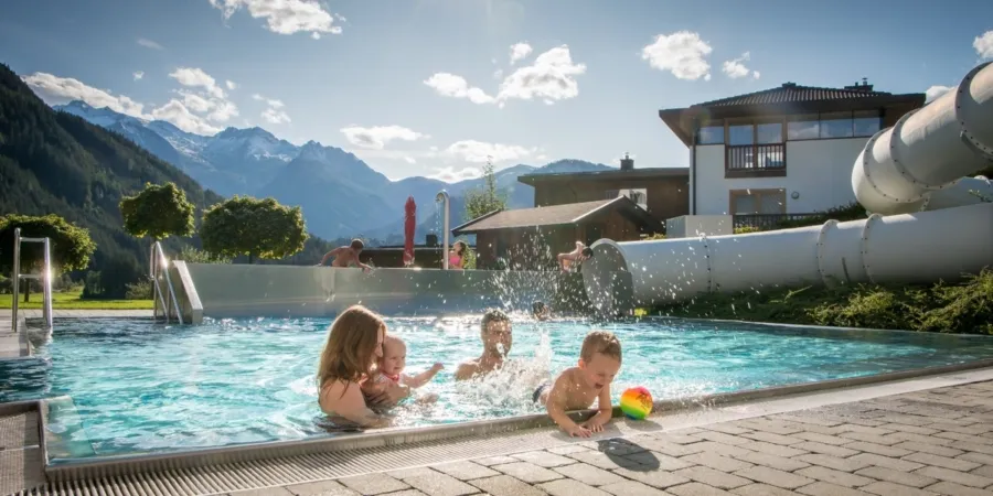Vakantievoordeel met de zomerkaart Foto Kristallbad Wald im Pinzgau