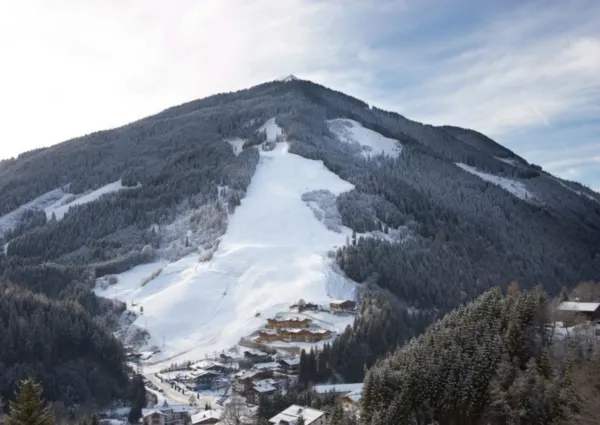 Cover 0023 SB Alpen Resort Saalbach overzicht winter 1