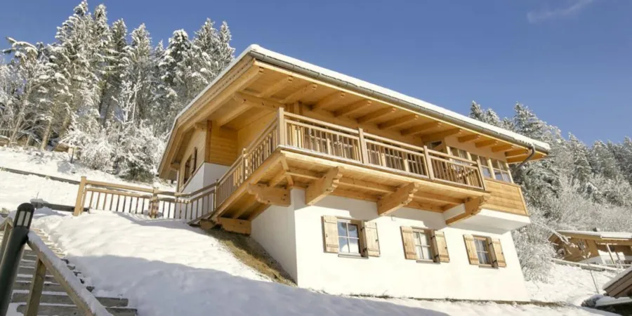 Cover 0001 WLD Chalet Mil Ka winter 9